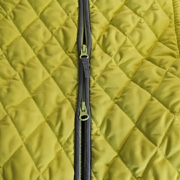 Vibrant Soft Sueded Fabric Yellow Green Quilted Vest Sip Pockets Dble Zip - Picture 6 of 13